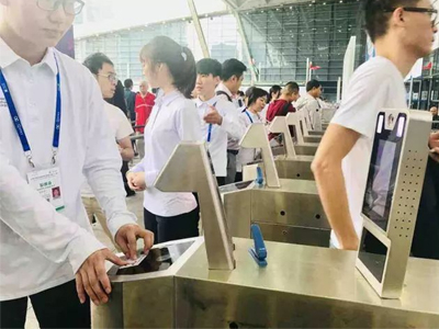 會展人臉識別%會展%%人臉識別%二維碼%展會入場人臉閘機(jī)閘機(jī) 哪家好？價格怎么樣？代理招商，生產(chǎn)廠家，價格，哪家好，多少錢，品牌，報價，廠家，哪個公司好