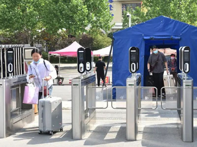 定了!學校開學不用再擔心了,校園啟用路可路美測溫人臉閘機守護師生健康 哪家好？價格怎么樣？代理招商，生產(chǎn)廠家，價格，哪家好，多少錢，品牌，報價，廠家，哪個公司好 