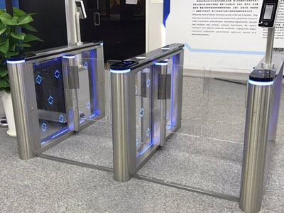 加油站啟用路可路美人臉識別閘機，助力散裝汽油安全管理 哪家好？價格怎么樣？代理招商，生產(chǎn)廠家，價格，哪家好，多少錢，品牌，報價，廠家，哪個公司好 