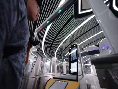 機(jī)場健康碼驗(yàn)證人臉測溫閘機(jī) 哪家好？價格怎么樣？代理招商，生產(chǎn)廠家，價格，哪家好，多少錢，品牌，報價，廠家，哪個公司好