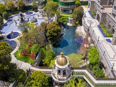 上海港浩公寓 哪家好？?jī)r(jià)格怎么樣？代理招商，生產(chǎn)廠家，價(jià)格，哪家好，多少錢，品牌，報(bào)價(jià)，廠家，哪個(gè)公司好 近日，上海港浩公寓采用路可路美人臉識(shí)別公寓通行管理系統(tǒng)，對(duì)入戶居民采用人臉識(shí)別進(jìn)行公寓進(jìn)出管控，為住戶提供安全便捷通行服務(wù)，入住用戶無需攜帶門禁卡、無需門禁密碼，僅僅刷刷臉即可安全進(jìn)入社區(qū)，實(shí)現(xiàn)便捷無感安全通行。