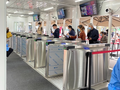 四川省人民醫(yī)院?jiǎn)⒂锰旄】荡a測(cè)溫閘機(jī)，為患者提供便捷就醫(yī)服務(wù) 哪家好？?jī)r(jià)格怎么樣？代理招商，生產(chǎn)廠家，價(jià)格，哪家好，多少錢(qián)，品牌，報(bào)價(jià)，廠家，哪個(gè)公司好 